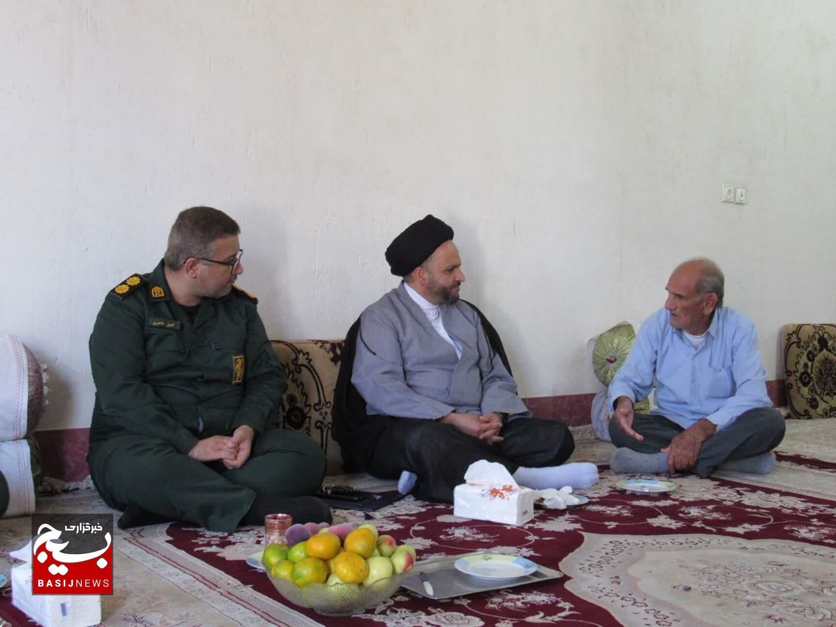 سرکشی از خانواده شهدای پاسدار شهرستان چرام