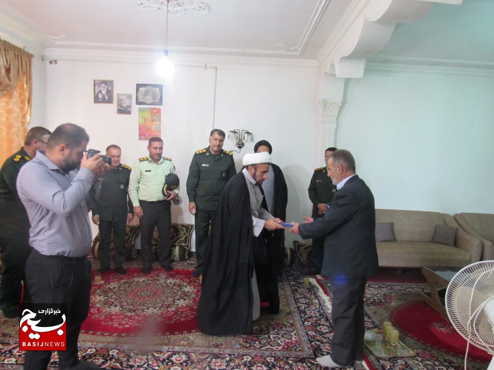 سرکشی از خانواده شهدای پاسدار شهرستان چرام