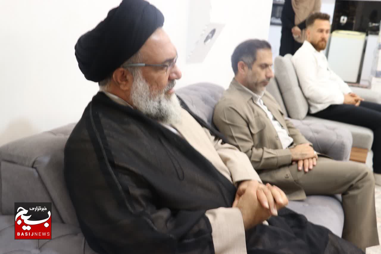 اهدای بسته ۴۴ میلیونی بنیاد پانزده خرداد به نوزادان چهارقلویی یاسوجی
