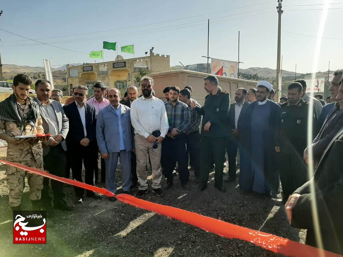 افتتاح نمایشگاه «بوی باران» همزمان با چهارمین روز از هفته دفاع مقدس در قزوین 