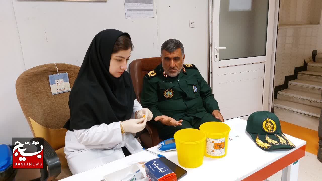 اهدای خون فرمانده و کارکنان تیپ 48 فتح