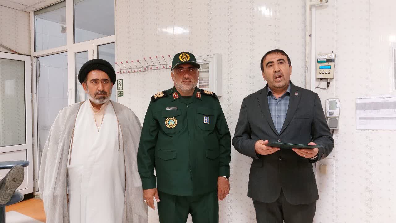 اهدای خون فرمانده و کارکنان تیپ 48 فتح به بیماران نیازمند + (تصاویر)