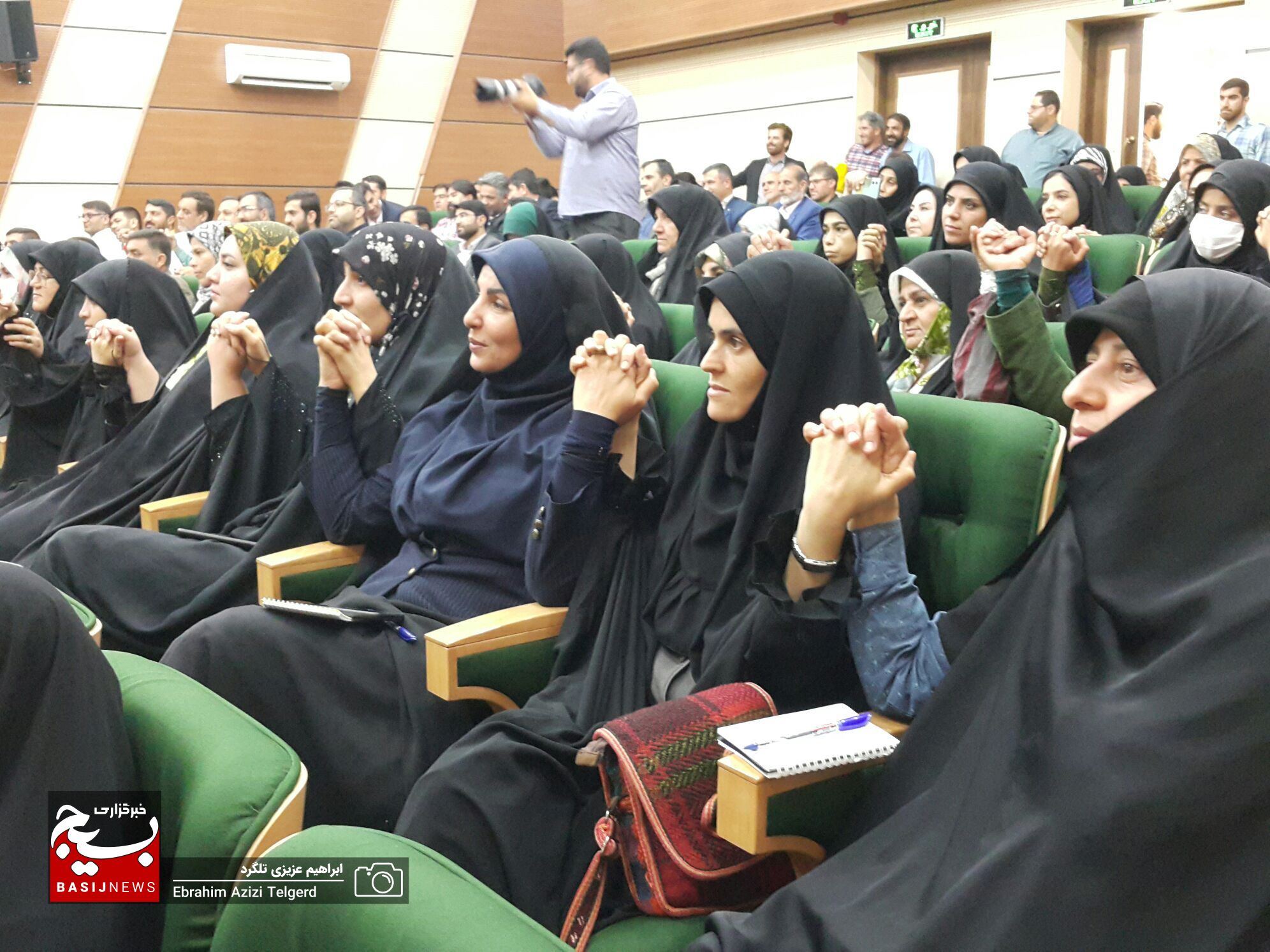 برگزیدگان فرهنگی هنری کهگیلویه و بویراحمد تجلیل شدند برگزیدگان فرهنگی هنری کهگیلویه و بویراحمد تجلیل شدند