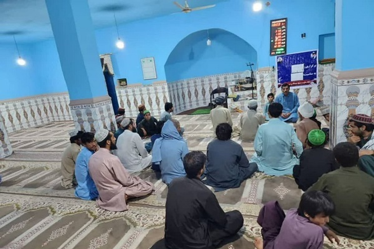 نشست نهضت روشنگری درروستای کناربست بخش مرزی مهرگان برگزار شد