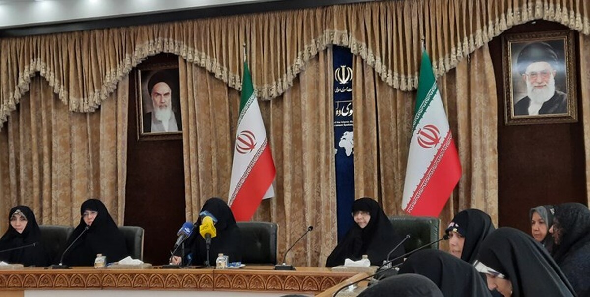 چالش‌های حجاب‌استایل‌ها برای حجاب در گفت‌وگوی با فعال حوزه زنان و رسانه
حجاب «حجاب‌استایل ها» عفاف ندارد