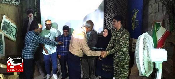 تجلیل از بسیجی پیشکسوت شکرالله سلیمانی از رزمندگان دفاع مقدس
