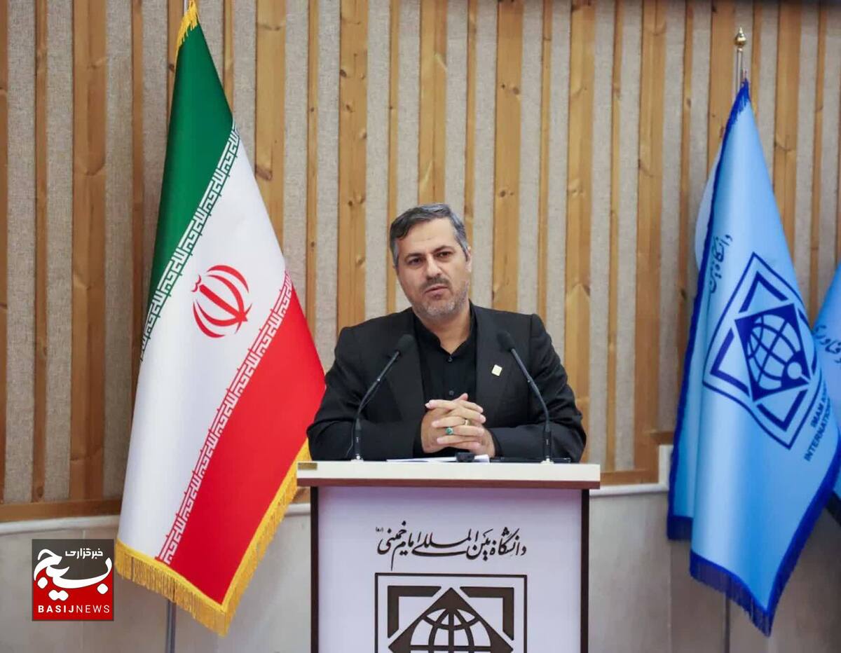 زبان فارسی عامل وحدت و تقویت مناسبات فرهنگی و هویتی است 