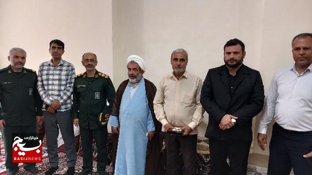 شهیدان و ایثارگران مظهر صلابت این مرزبوم هستند