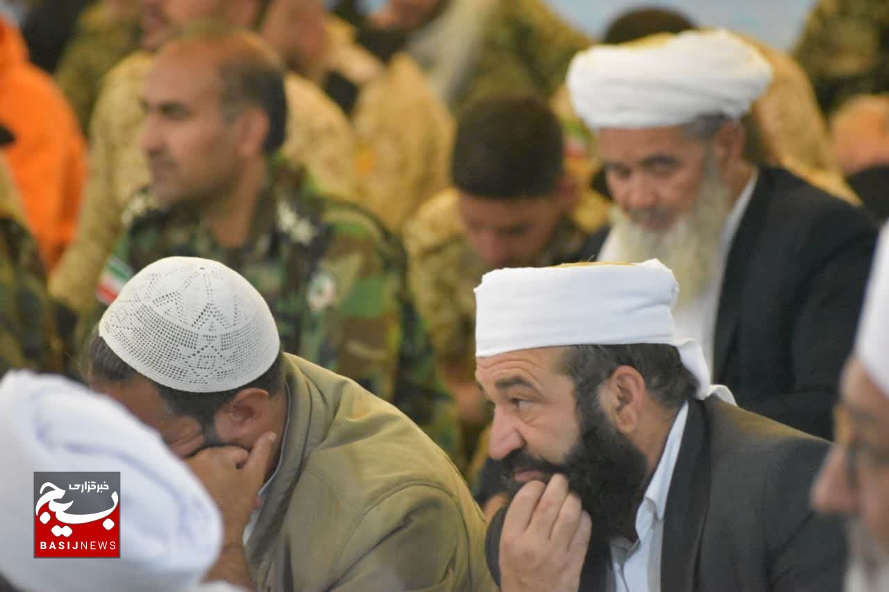 محفل انس با قرآن کریم به مناسبت هفته وحدت در تایباد برگزار شد+فیلم