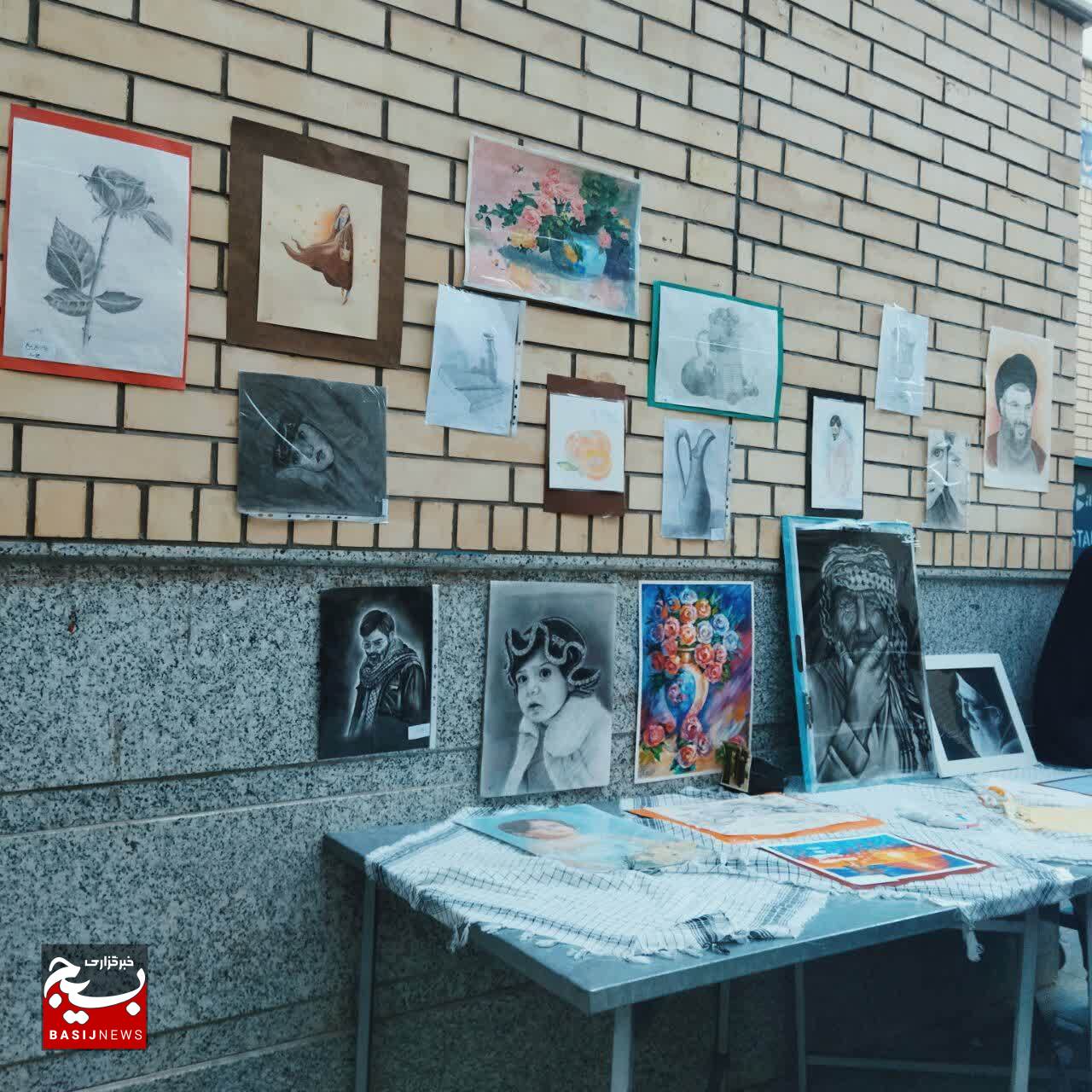 رونمایی از آثار هنرجویان هنر در پایگاه حکیمه خاتون