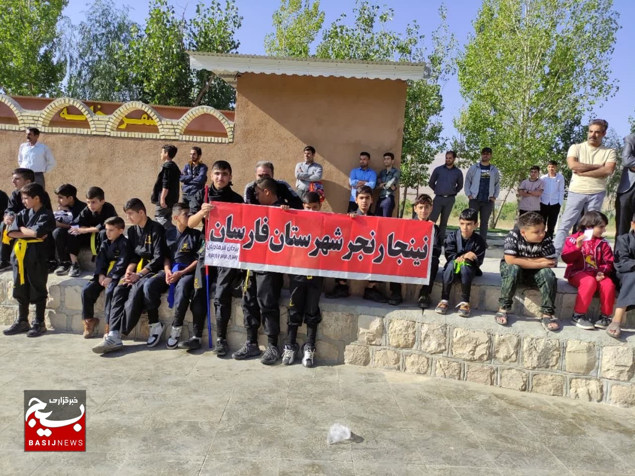 برگزاری همایش پیاده روی در فارسان بمناسبت هفته دفاع مقدس
