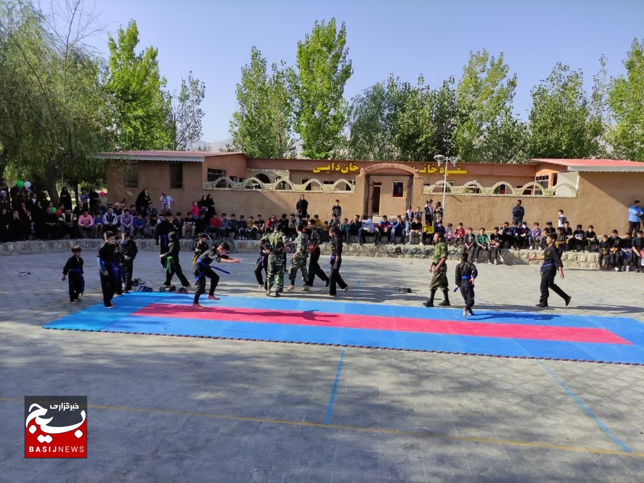 برگزاری همایش پیاده روی در فارسان بمناسبت هفته دفاع مقدس