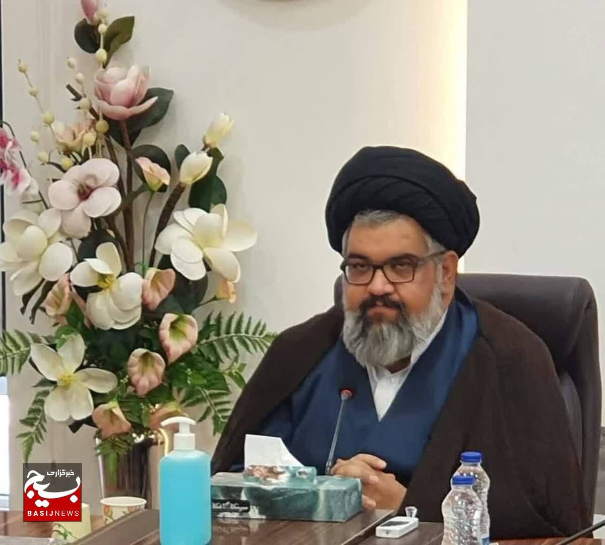 مسئولین با اقدامات و کارهای جهادی، روحیه ایمان و امید را به جامعه تزریق کنند 