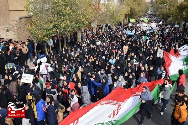 راهپیمایی ۱۳ آبان در مرند به رنگ حمایت از غزه