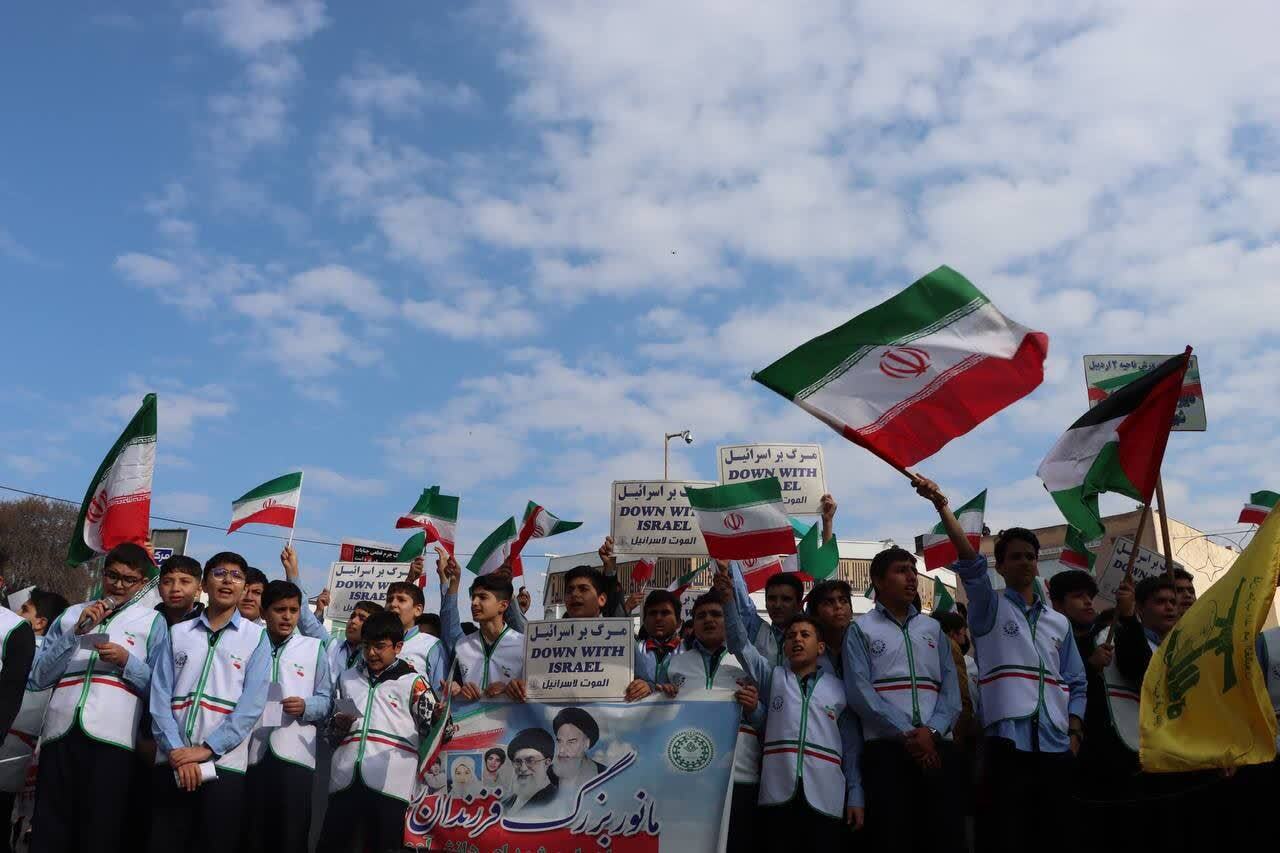 راهپیمایی استکبارستیزی دارالارشاد اردبیل در 13 آبان