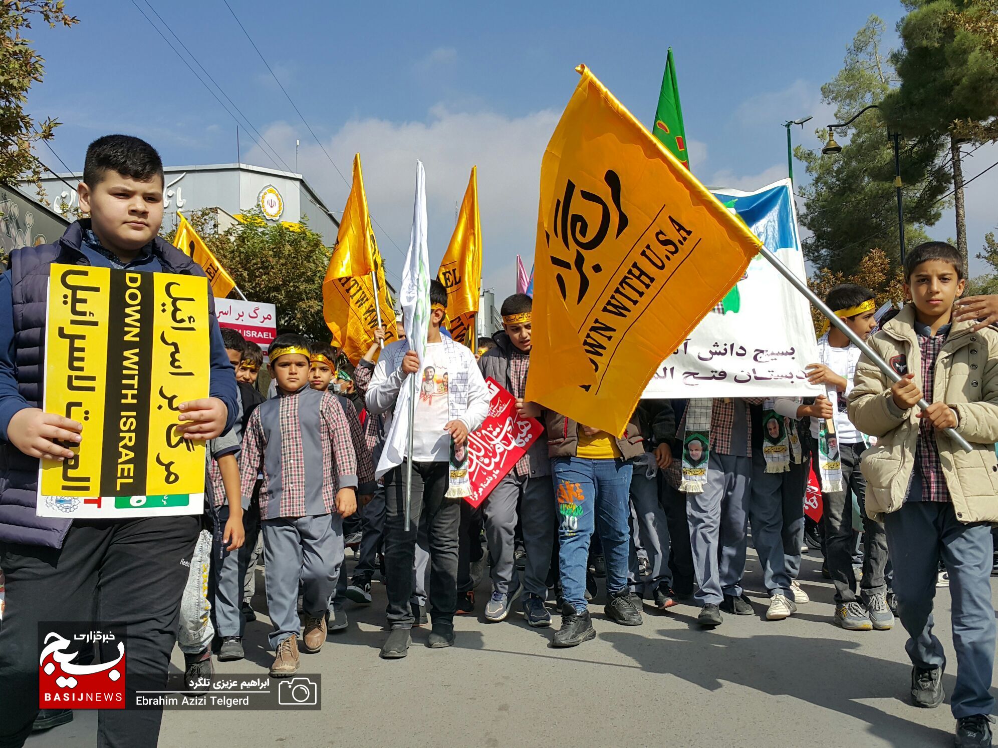 تصاویری باشکوه از راهپیمایی ۱۳ آبان‌ در یاسوج