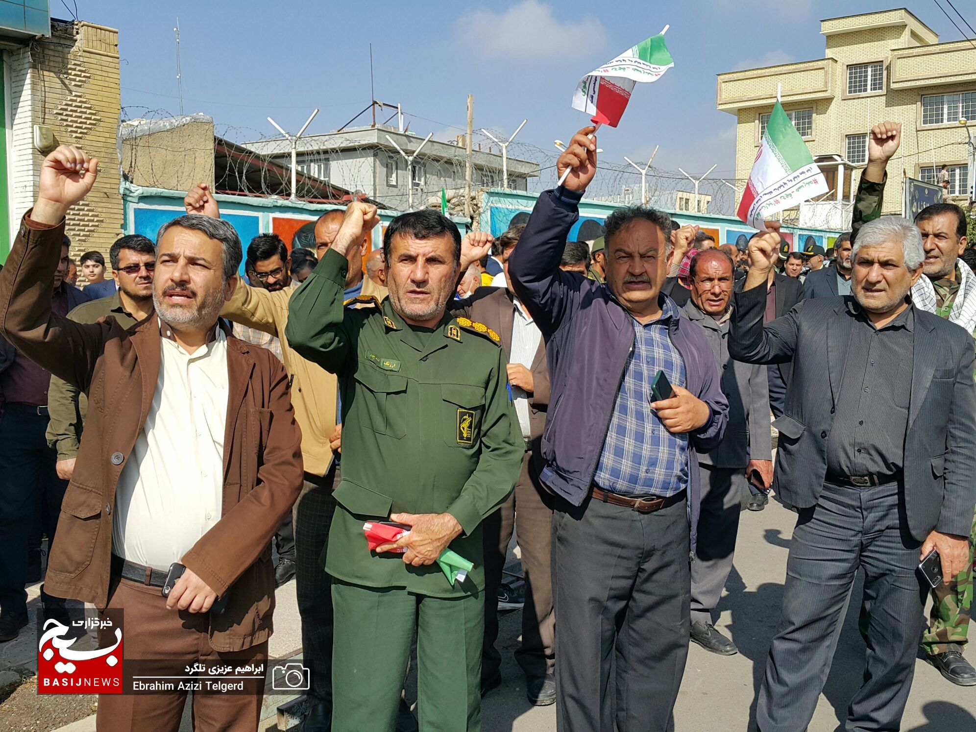 تصاویری باشکوه از راهپیمایی ۱۳ آبان‌ در یاسوج + (تصویر )