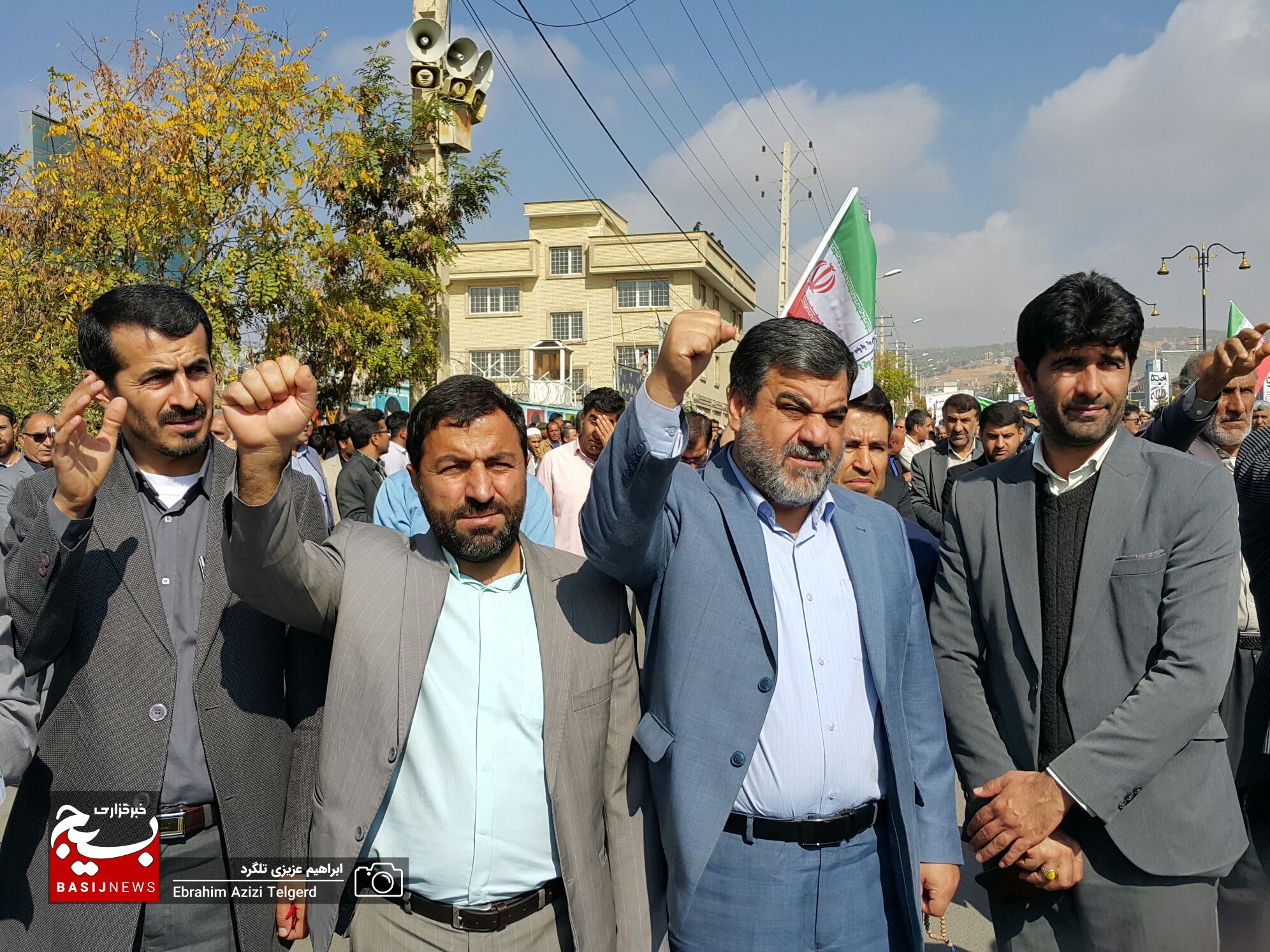 تصاویری باشکوه از راهپیمایی ۱۳ آبان‌ در یاسوج + (تصویر )