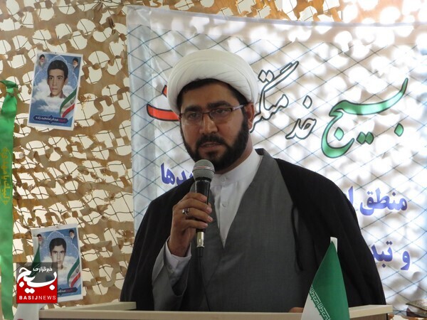 برگزاری یادواره شهدا در مدرسه امام صادق(ع) روستای پهلوانکشی برگزاری یادواره شهدا در مدرسه امام صادق(ع) روستای پهلوانکشی