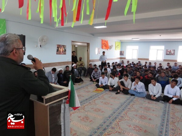 برگزاری یادواره شهدا در مدرسه امام صادق(ع) روستای پهلوانکشی برگزاری یادواره شهدا در مدرسه امام صادق(ع) روستای پهلوانکشی