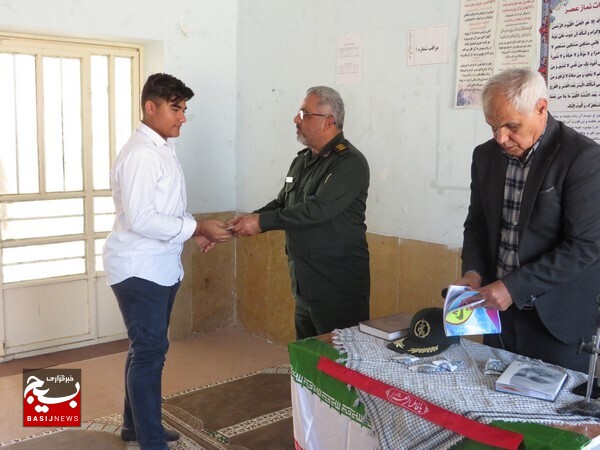 برگزاری نشست جهاد تبیین در مدرسه امام حسین(ع) روستای جائینک برگزاری نشست جهاد تبیین در مدرسه امام حسین(ع) روستای جائینک