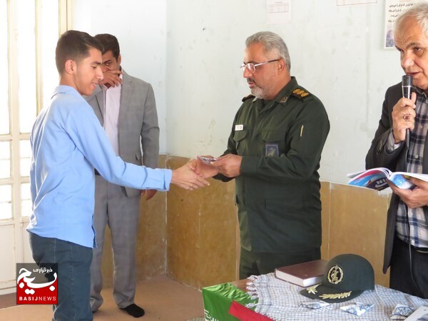 برگزاری نشست جهاد تبیین در مدرسه امام حسین(ع) روستای جائینک برگزاری نشست جهاد تبیین در مدرسه امام حسین(ع) روستای جائینک