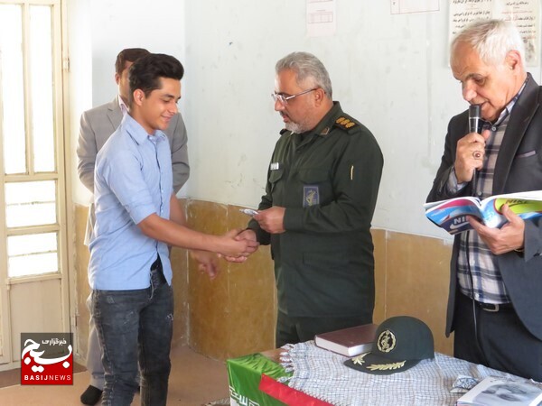 برگزاری نشست جهاد تبیین در مدرسه امام حسین(ع) روستای جائینک برگزاری نشست جهاد تبیین در مدرسه امام حسین(ع) روستای جائینک