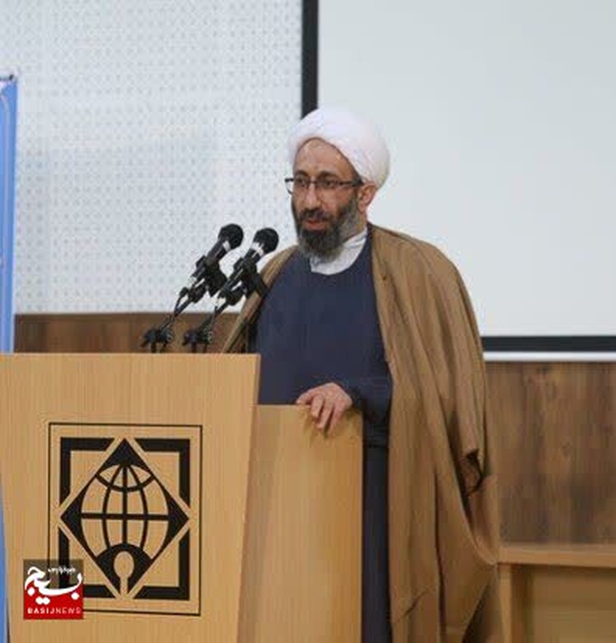 مقاومت مردم فلسطین و غزه به مکتبیت محور مقاومت و حاج قاسم است