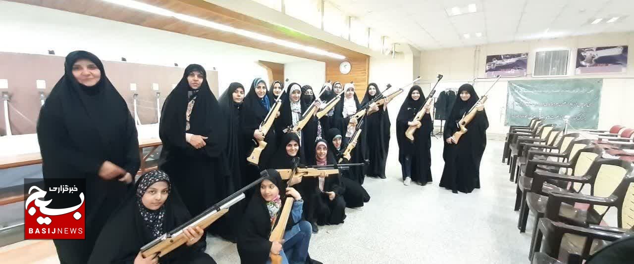 حضور دهه هشتادیها پایگاه ریحانة الرسول قم در سالن تیراندازی حضور دهه هشتادیها پایگاه ریحانة الرسول قم در سالن تیراندازی