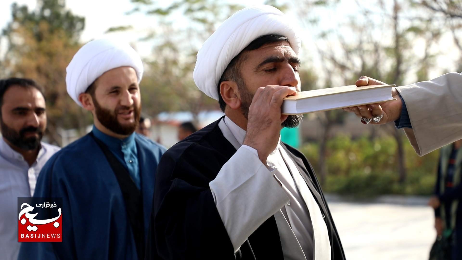 اولین کاروان راهیان پیشرفت حوزه های علمیه کشور از قم به هرمزگان اعزام شد