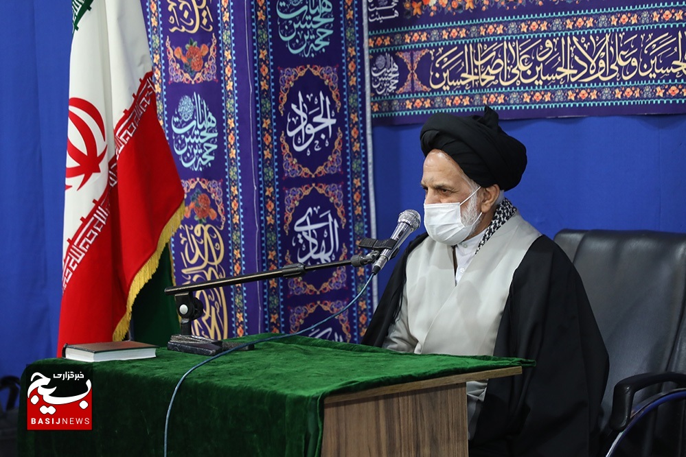 اولین کاروان راهیان پیشرفت حوزه های علمیه کشور از قم به هرمزگان اعزام شد