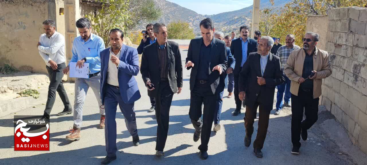 بازدید میدانی معاون عمرانی استاندار از روستای بهرام بیگی بخش پاتاوه