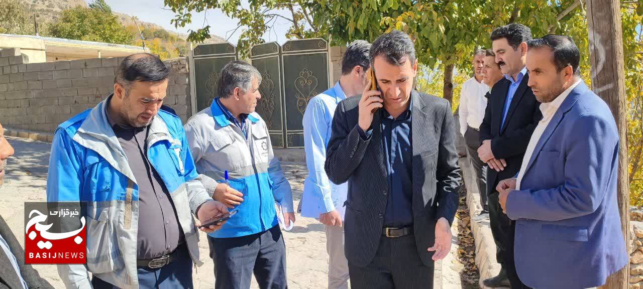 بازدید میدانی معاون عمرانی استاندار از روستای بهرام بیگی بخش پاتاوه