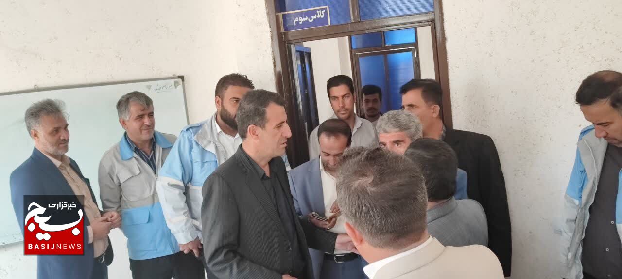 بازدید میدانی معاون عمرانی استاندار از روستای بهرام بیگی بخش پاتاوه