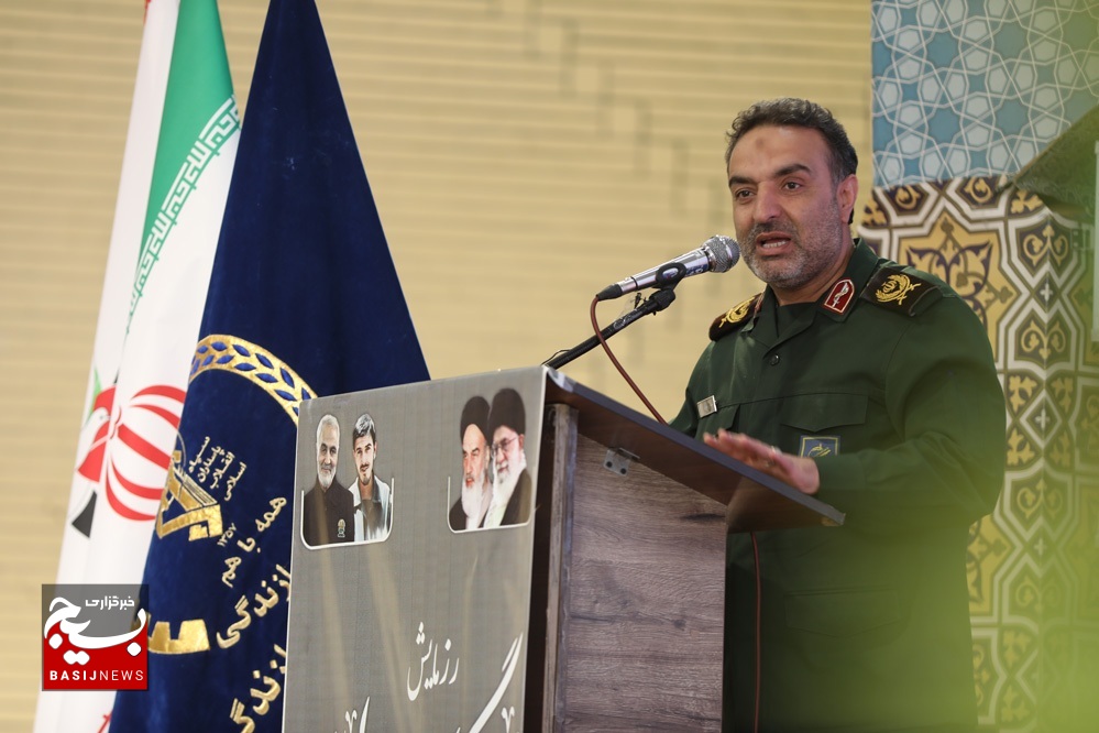 نسل امروز انقلاب در مسیر آرمان‌های انقلاب است