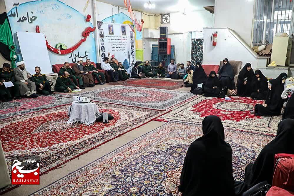 بازدید فرمانده سپاه استان قم از ۲ حوزه‌ و پایگاه مقاومت بسیج در قم