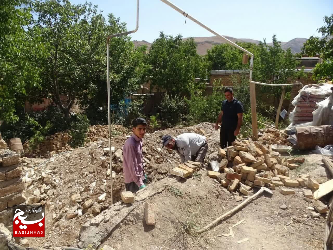 الگو باشیم