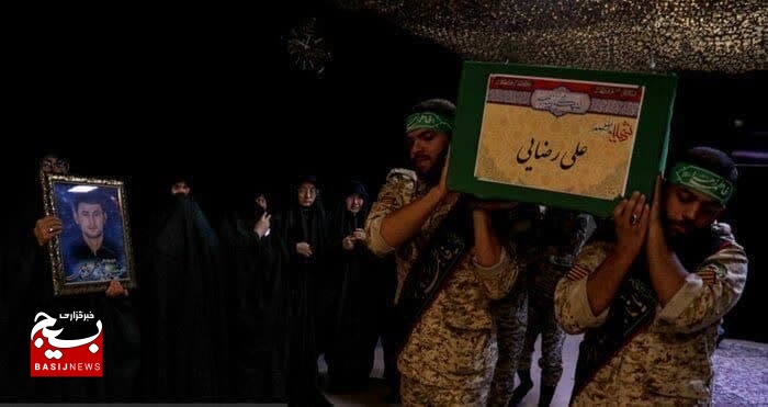 تشییع پیکر شهید مدافع حرم علی رضایی در پاکدشت