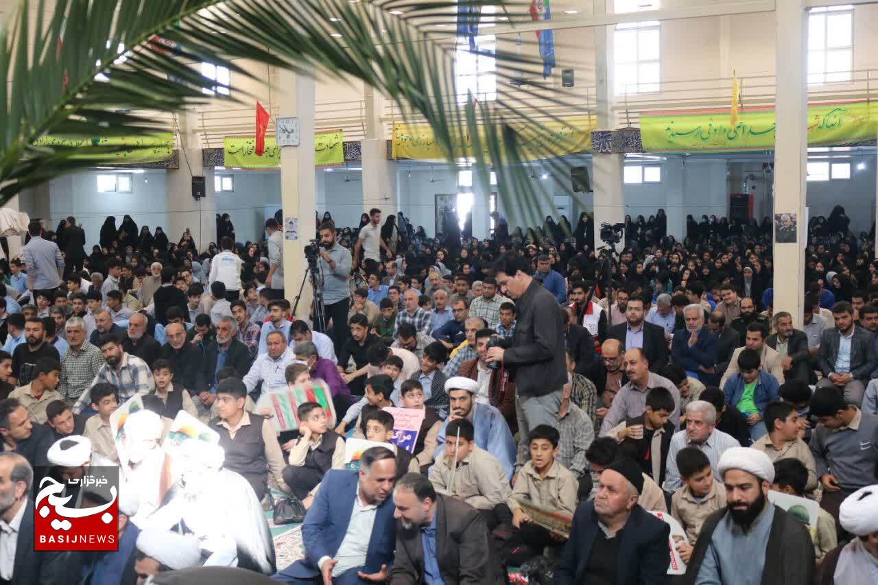 جوانان انقلابی ایران اسلامی با منش مقاومت و ایستادگی الگوی جوانان فلسطینی