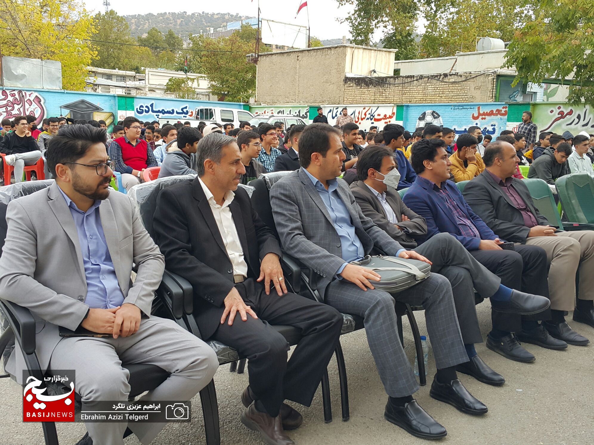 تجلیل بسیج دانش آموزی از دانش آموزان برتر لیگ پایا