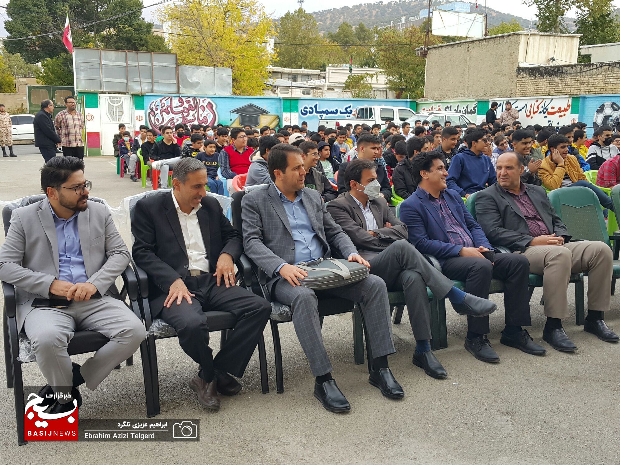 تجلیل بسیج دانش آموزی از دانش آموزان برتر لیگ پایا