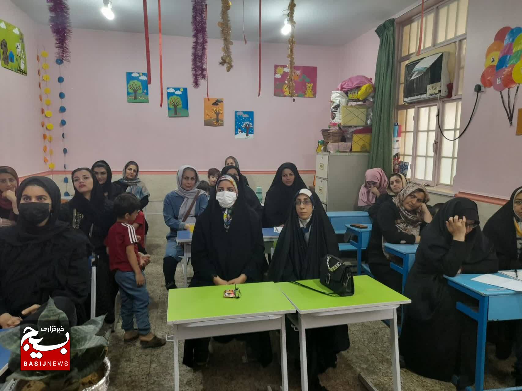 کارگاه توانمندسازی طرح ترنم مادران بهشتی در شرق اهواز کارگاه توانمندسازی طرح ترنم مادران بهشتی در شرق اهواز