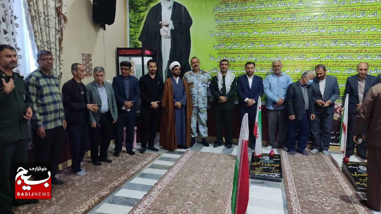 عطرافشانی و غبارروبی گلزار شهدای دیلم