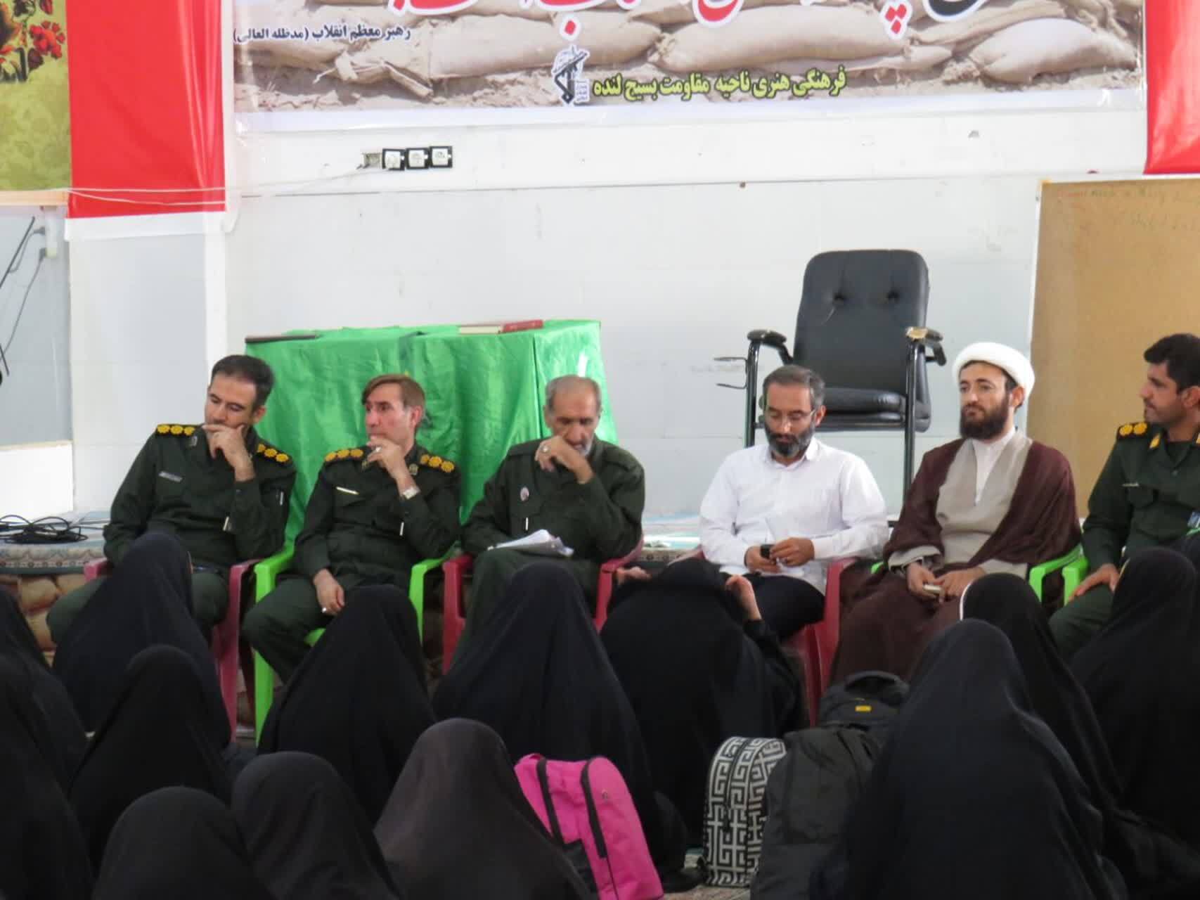 اعزام ۸۰ نفر از دانش آموزان دختر شهرستان لنده به مناطق عملیاتی جنوب کشور
