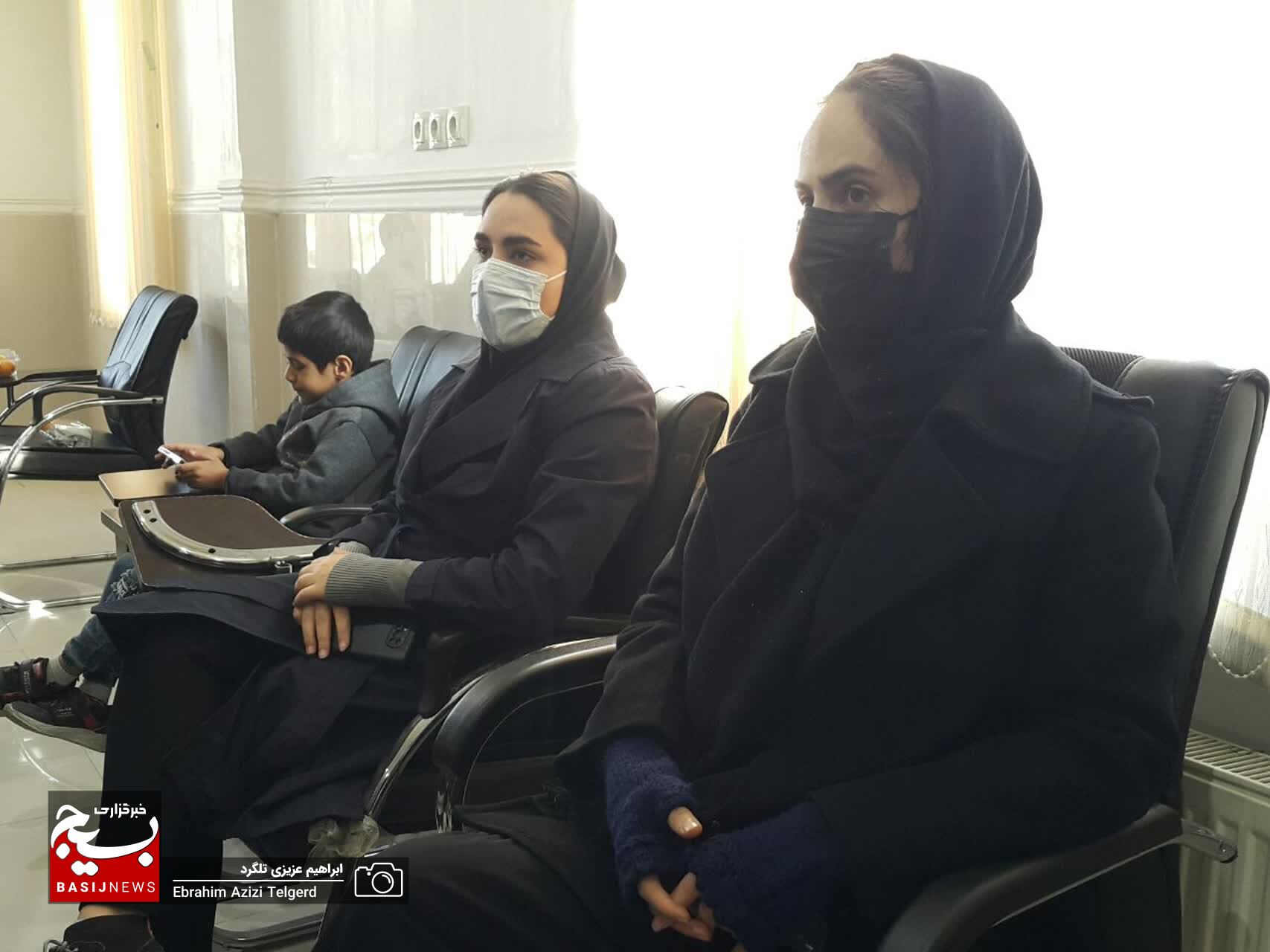 برگزیدگان جشنواره های شعر و ادبیات داستانی بسیج در یاسوج تجلیل شدند