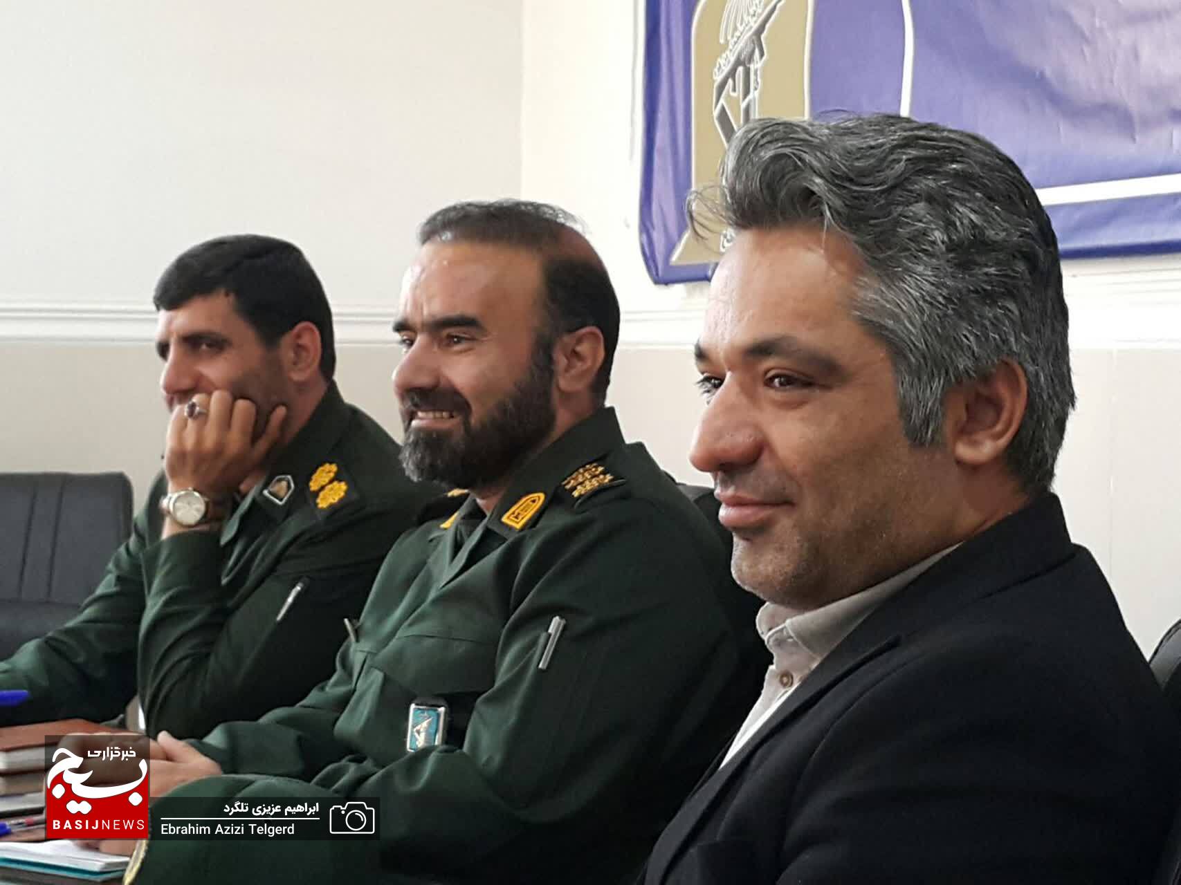 برگزیدگان جشنواره های شعر و ادبیات داستانی بسیج در یاسوج تجلیل شدند