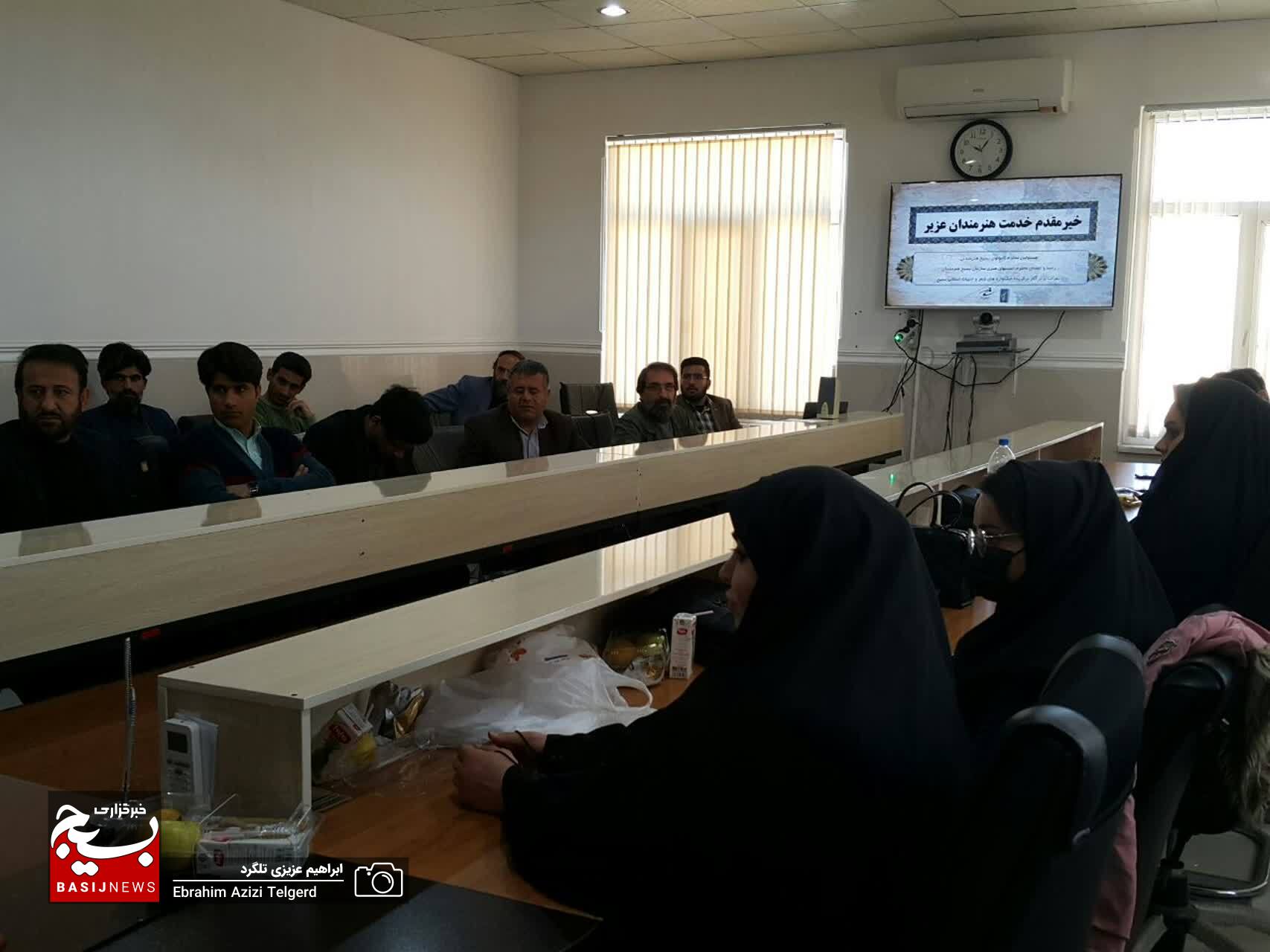 برگزیدگان جشنواره های شعر و ادبیات داستانی بسیج در یاسوج تجلیل شدند