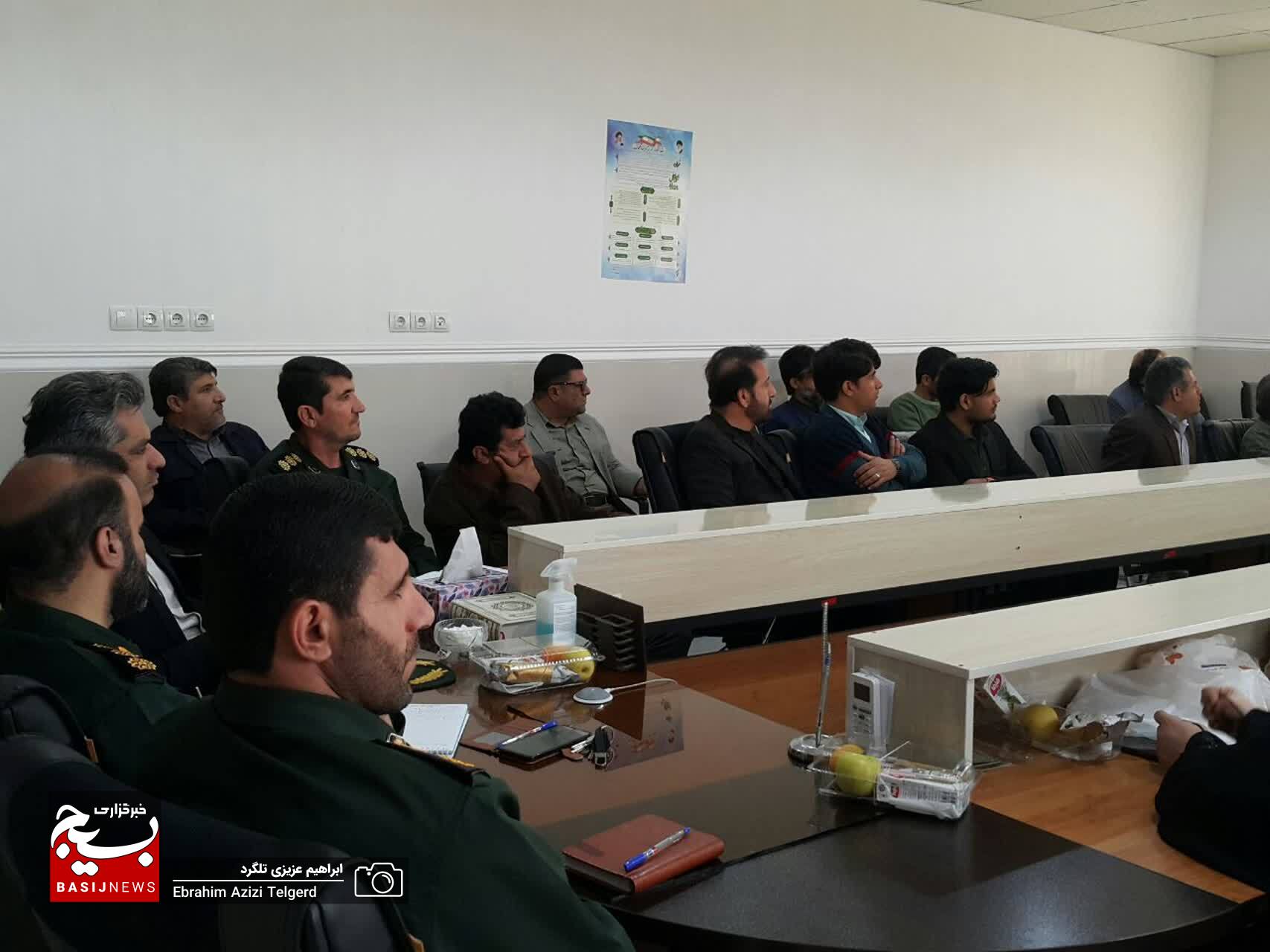 برگزیدگان جشنواره های شعر و ادبیات داستانی بسیج در یاسوج تجلیل شدند