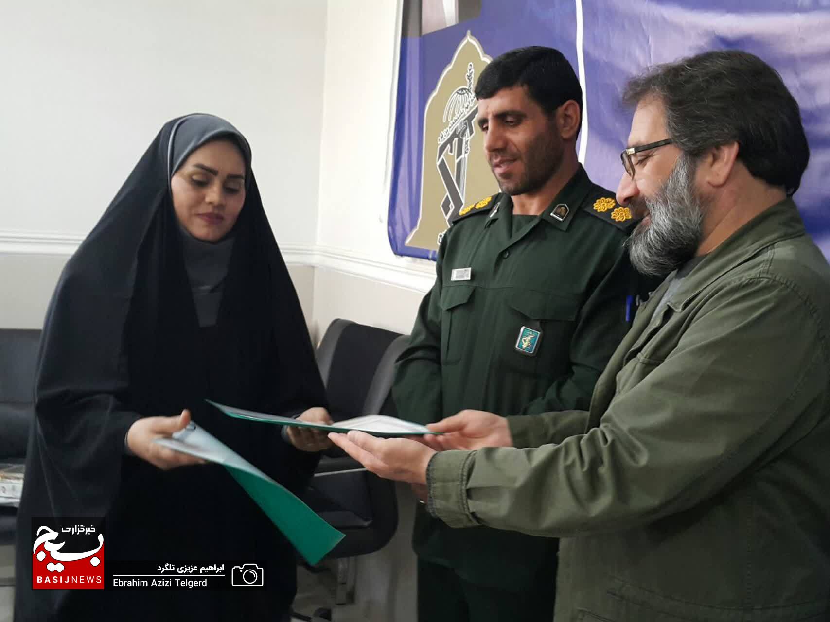 برگزیدگان جشنواره های شعر و ادبیات داستانی بسیج در یاسوج تجلیل شدند
