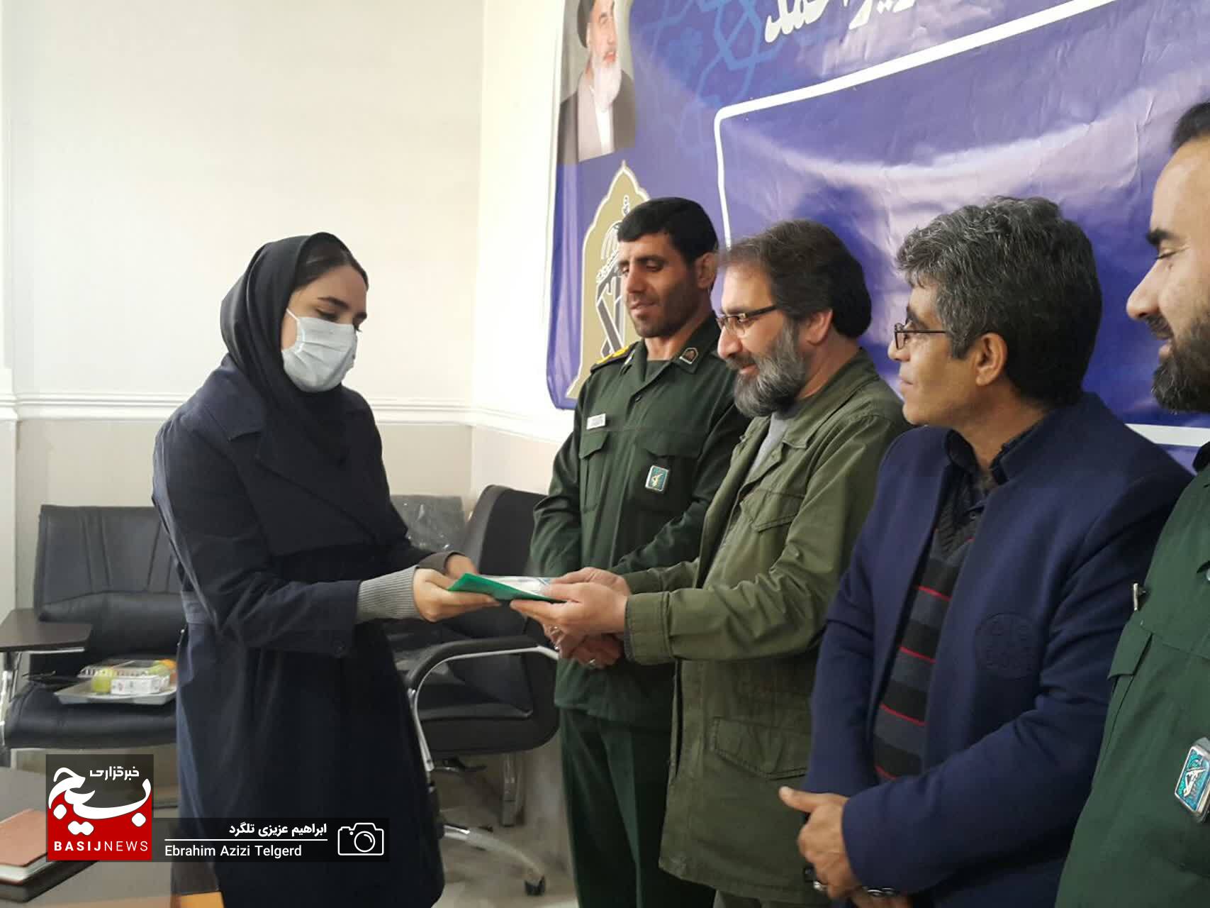 برگزیدگان جشنواره های شعر و ادبیات داستانی بسیج در یاسوج تجلیل شدند